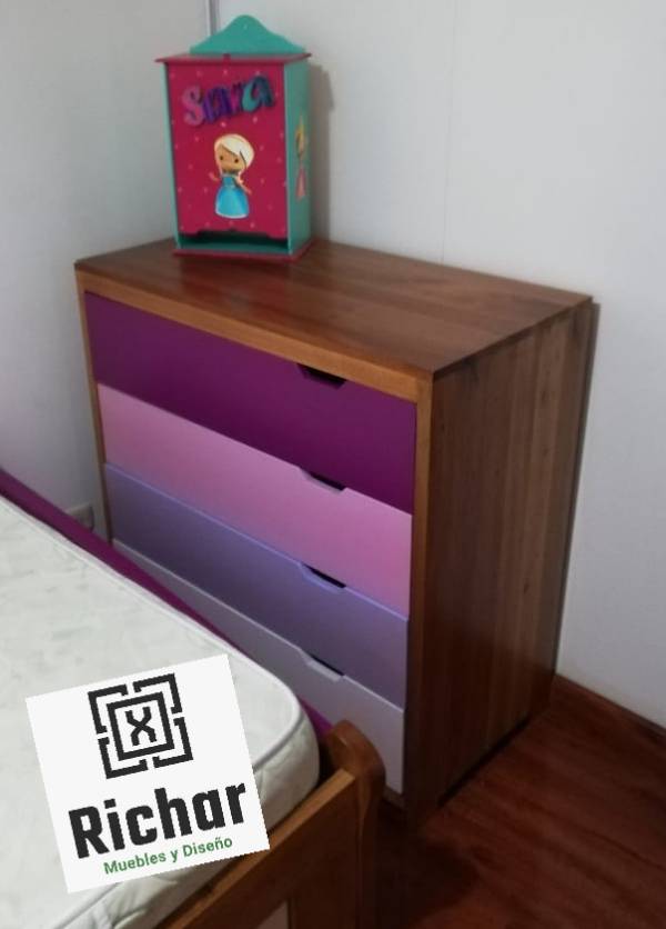 Cajonera en madera maciza en Cota