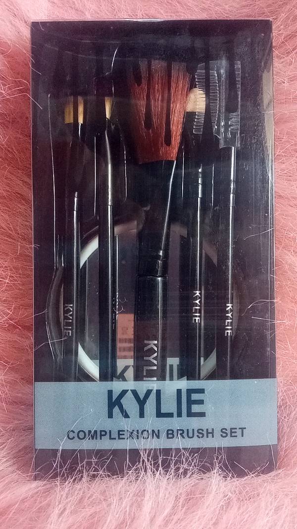 Set brochas deals kylie