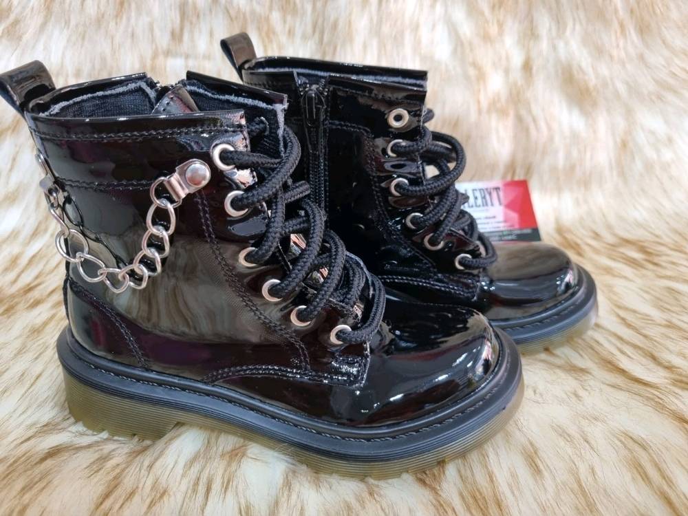 Borcegos on sale con cadenas