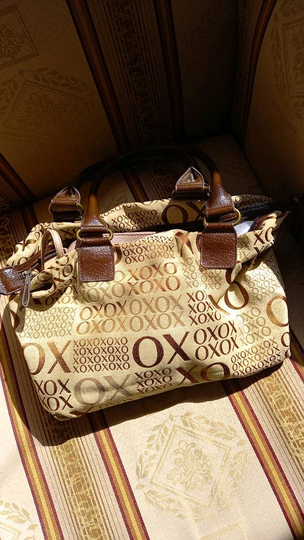 Cartera XOXO en Cuenca