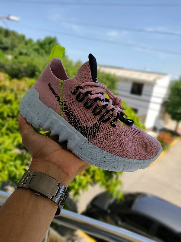 Nike tiburon hotsell marrones