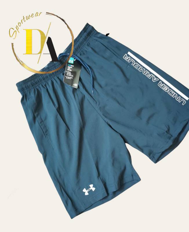 Short UA franja Azul en San Nicol s de los Garza