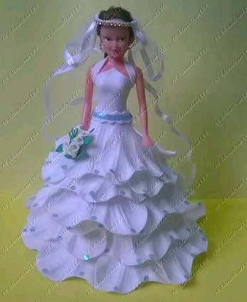 Muñecas con vestidos de goma eva hot sale