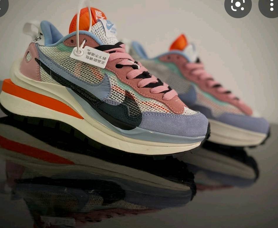 Nike hotsell sacai precio