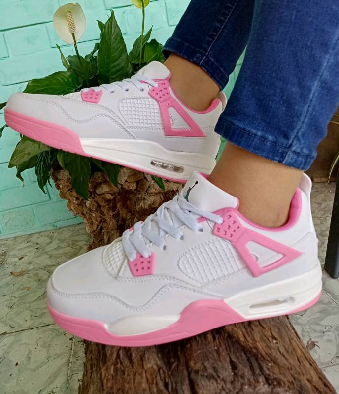 Jordan retro para mujer store