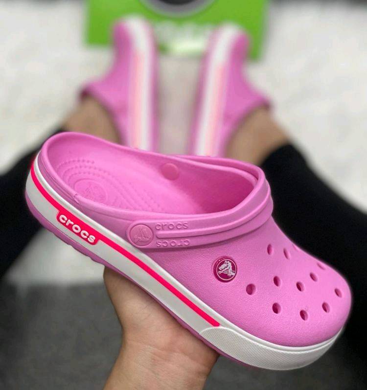 CROCS CLASICAS en Chitr