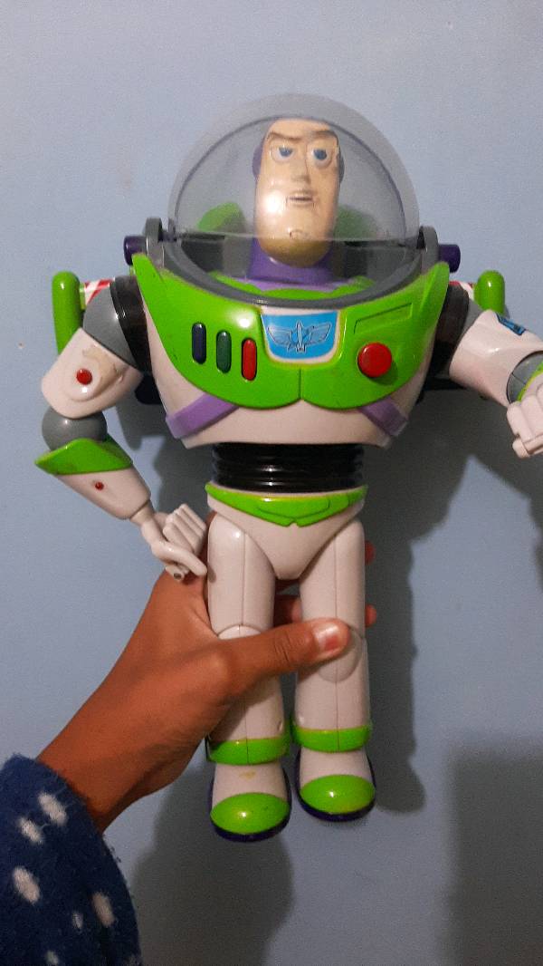 Buzz lightyear online juguete quito