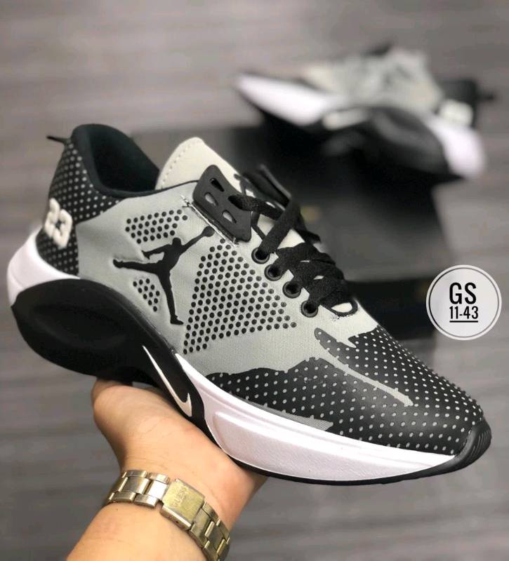 Jordan deals 23 gris