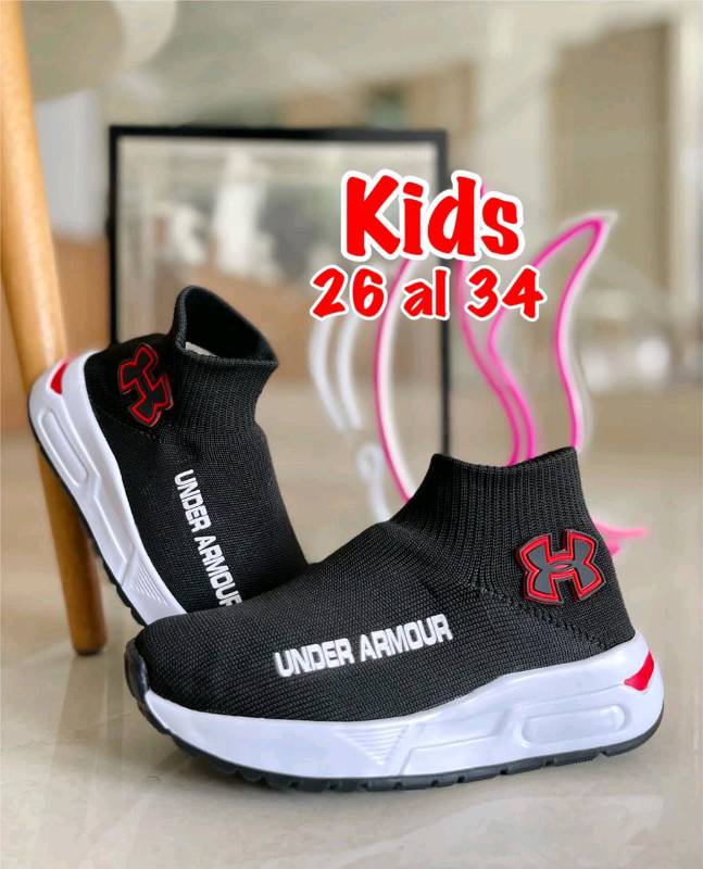 Tenis under discount armour tipo calcetin