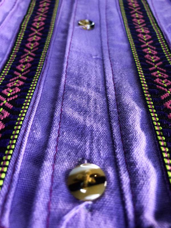 Guayabera morada
