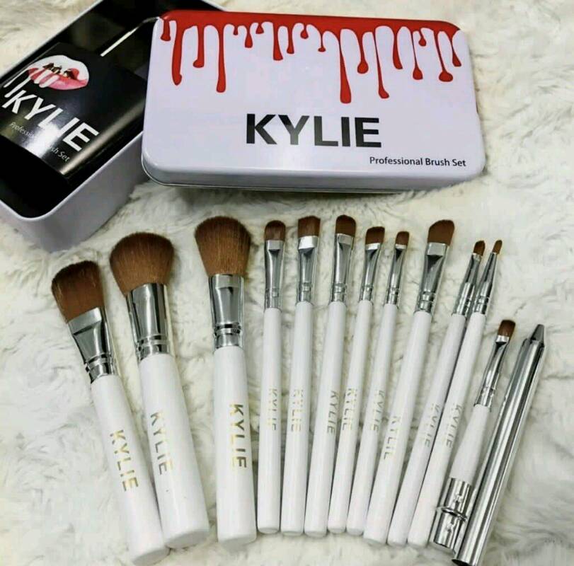 Brochas sales kylie lata