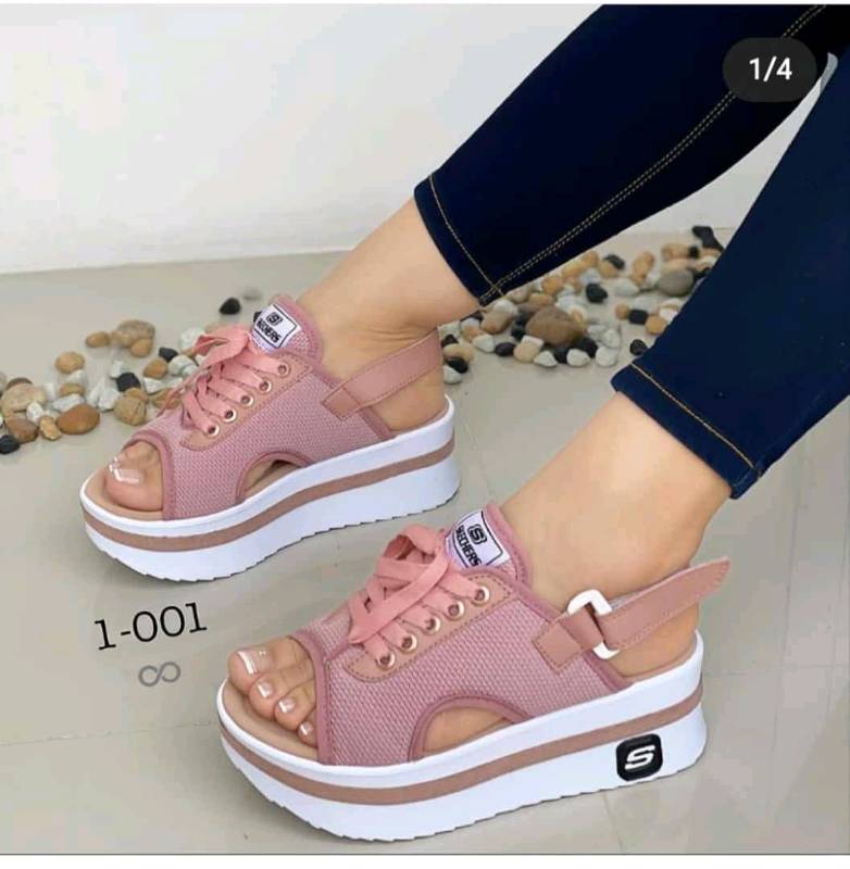 Zapatos skechers en quito ecuador que venden 2025