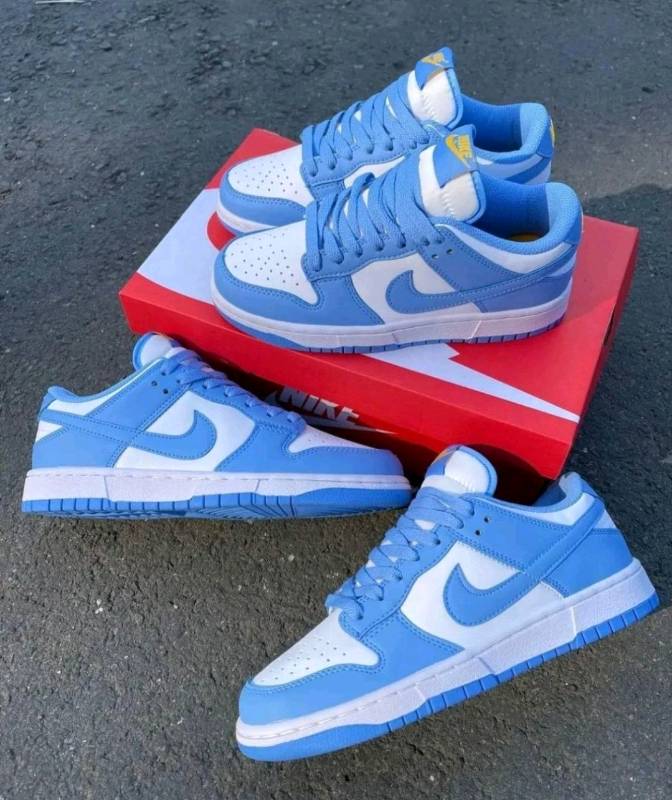 Zapatos shop nike celestes