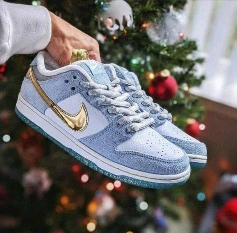 NIKE SB DUNK LOW