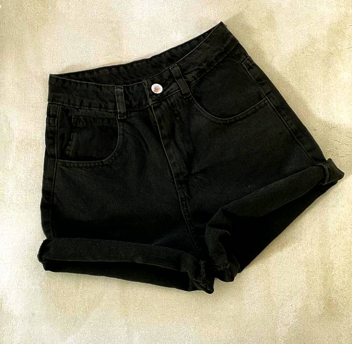 Mom short negro best sale