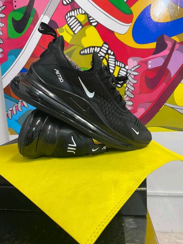 Nike air 720 negro 2025