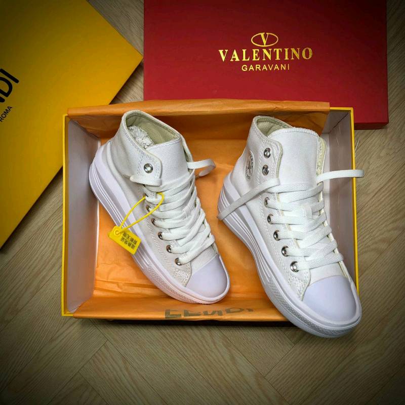 Converse amarillos medellin 2025