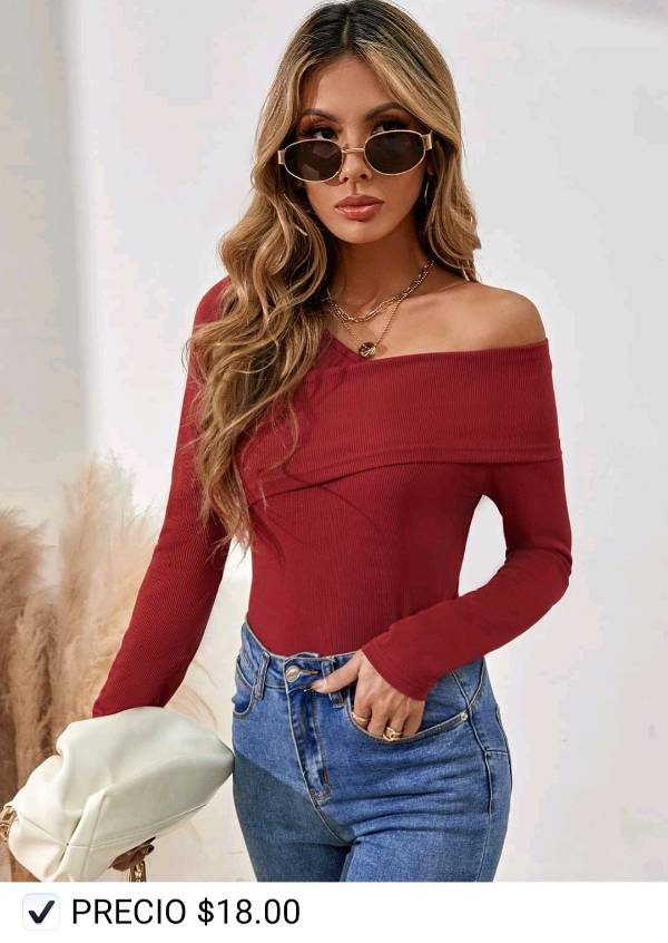 Blusa roja clearance hombros descubiertos