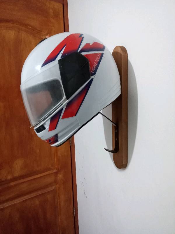 Perchero vertical para casco de moto scooter bicicleta en Lima