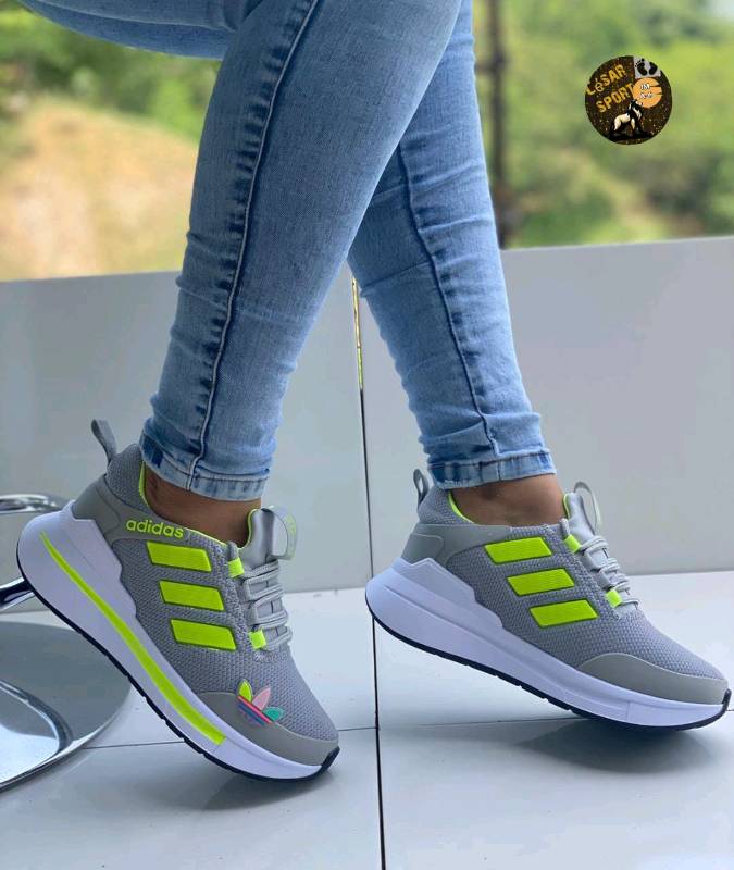 Zapatos adidas hotsell originales para damas