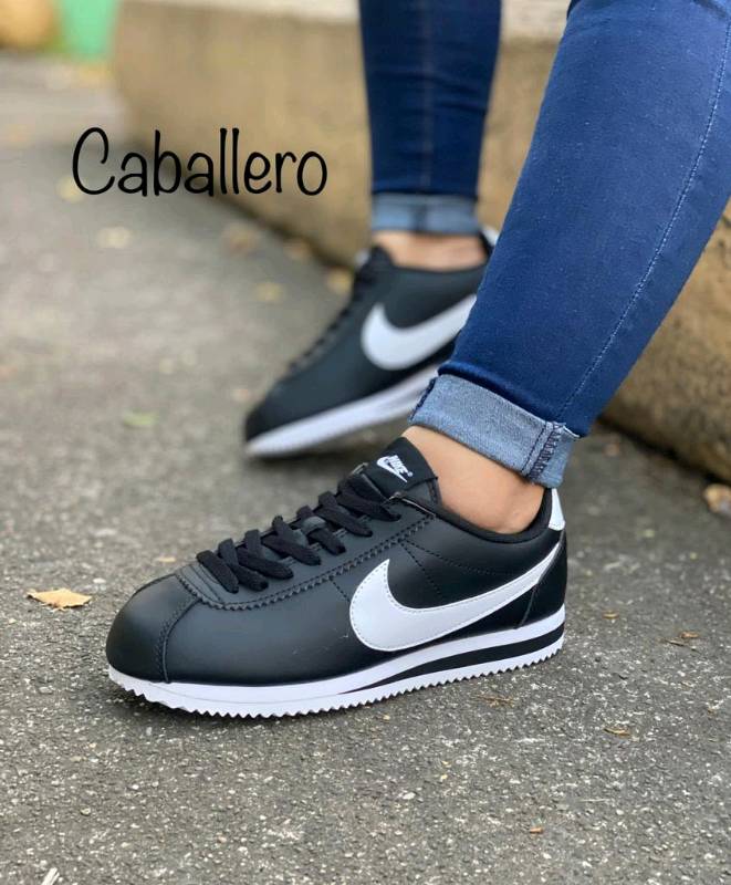 Nike cortez blanco con negro outlet