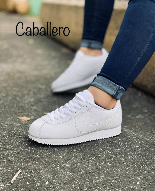 Nike cheap cortez blancos
