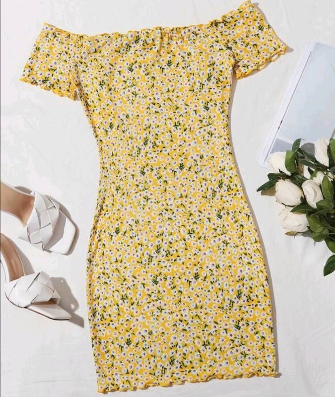 Vestidos hotsell pegados floreados