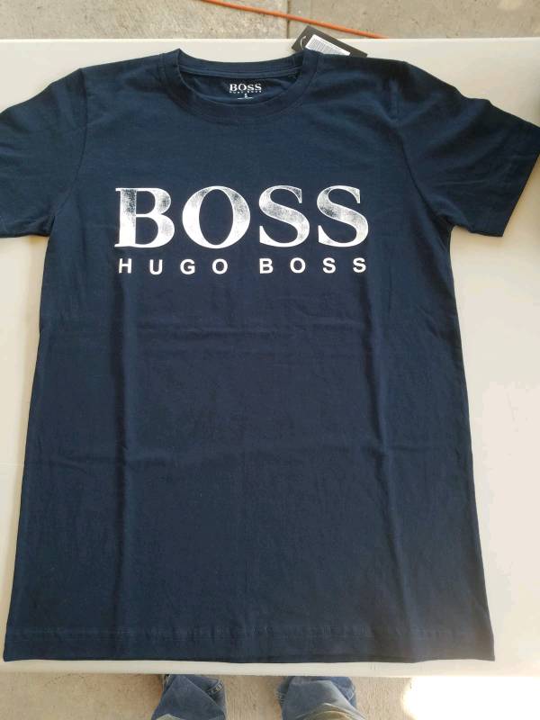 Playera negra hot sale hugo boss