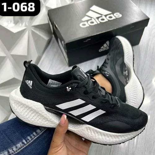 Adidas mouse Negro