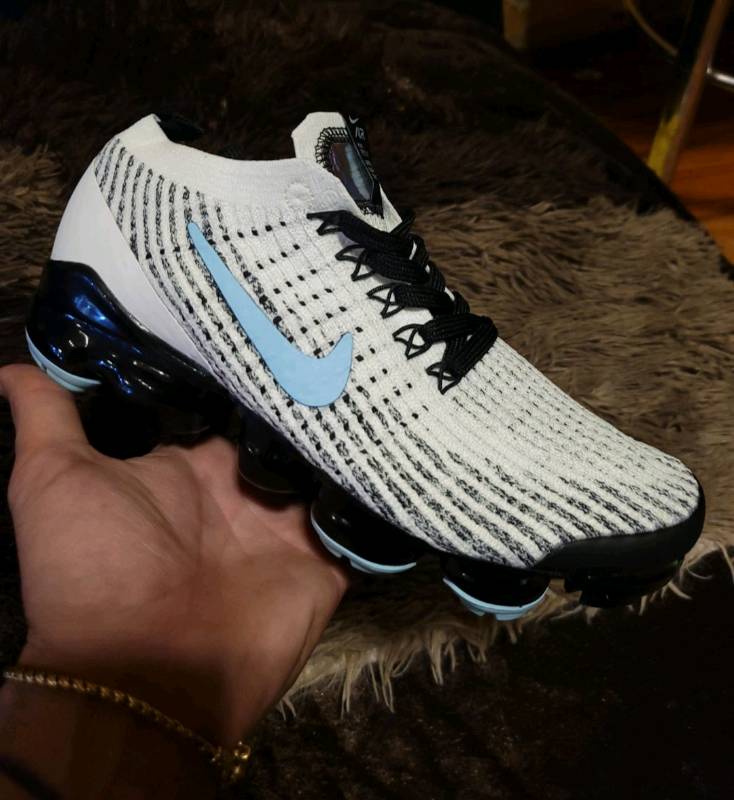 Vapormax celeste on sale