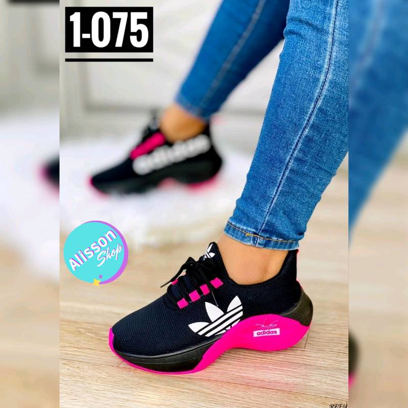 Adidas tiburon dama top