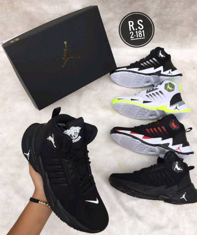 Botas jordan 2025 negras