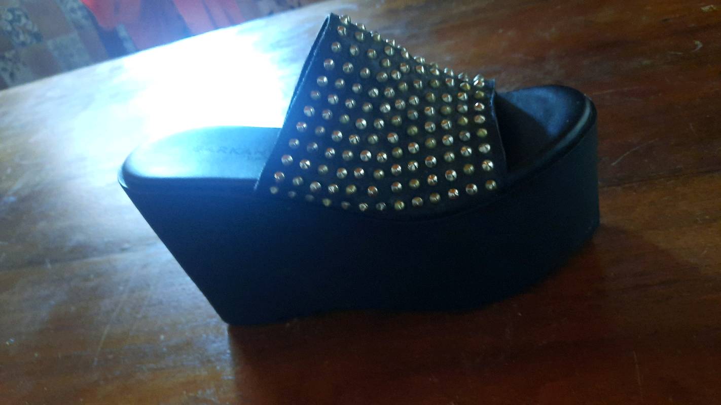 Sandalias sarkany 2025 usadas