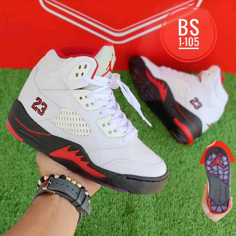 COLECCION 2023 JORDAN RETRO 5 en Caracas