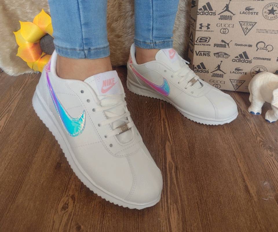 Tenis nike sales blancos con tornasol