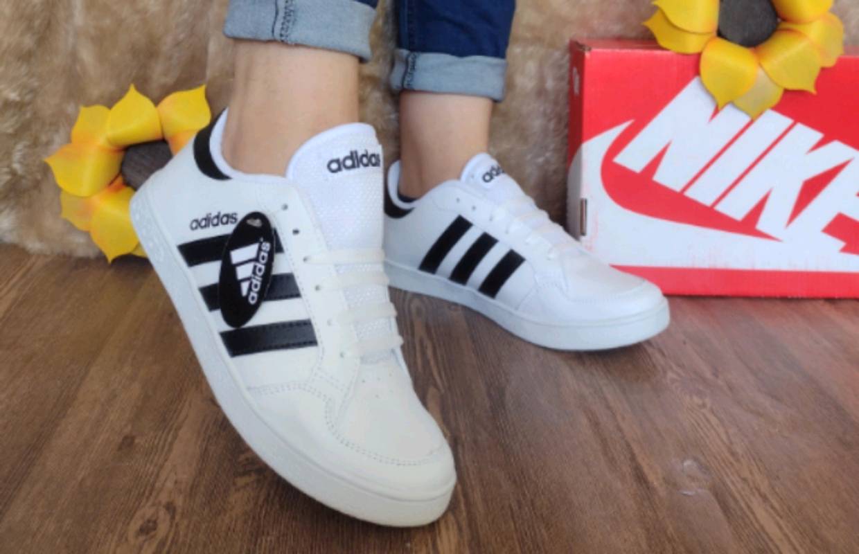 Adidas neo shop blanco y negro