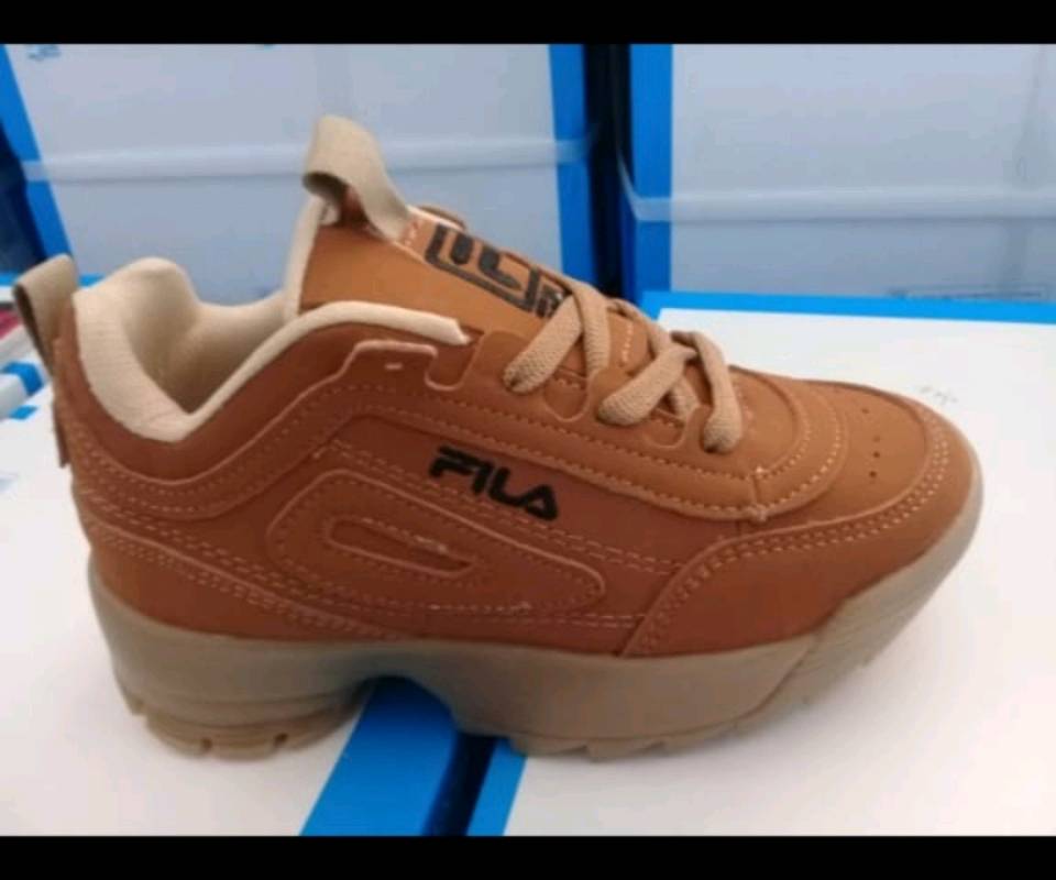 Fila camel store