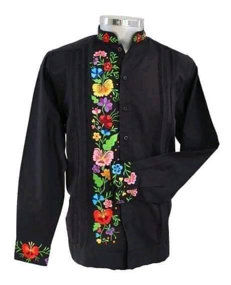 Guayabera negra con best sale flores