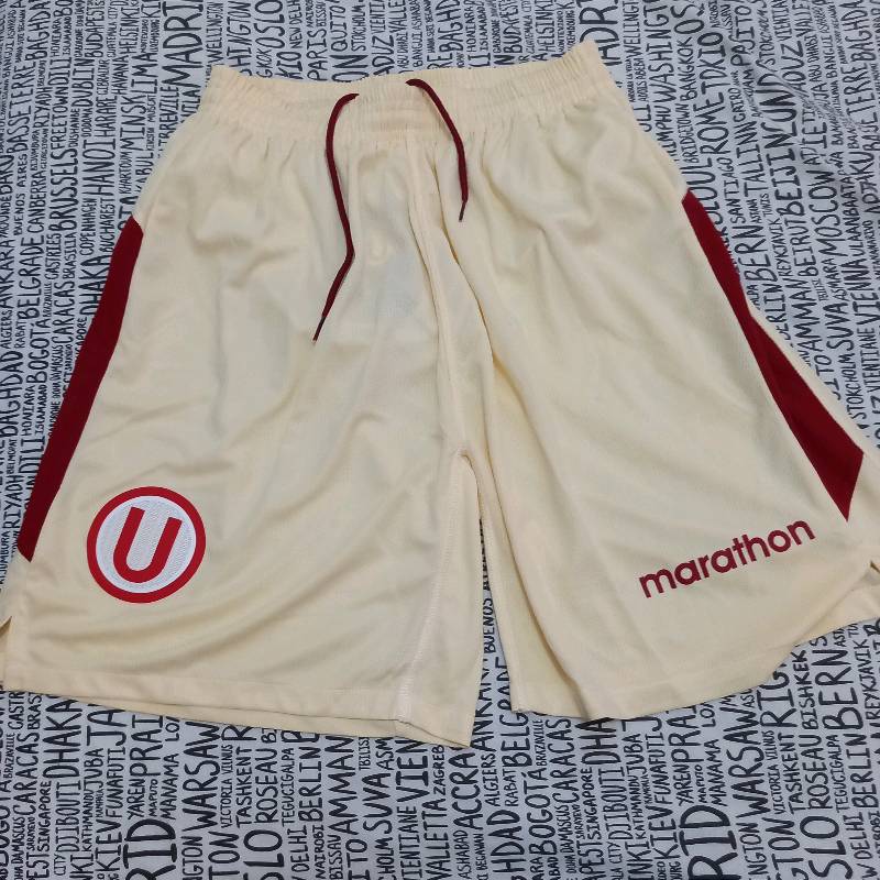 Truza deportiva. Universitario de deportes. Temporada 2022