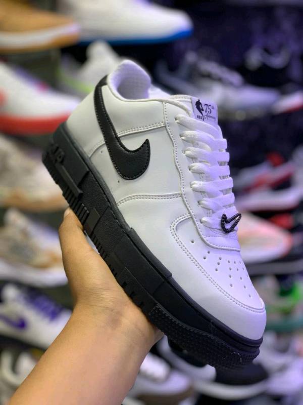 NIKE AIR FORCE I A1