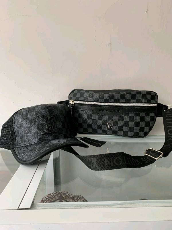 Canguro gorra louis Vuitton