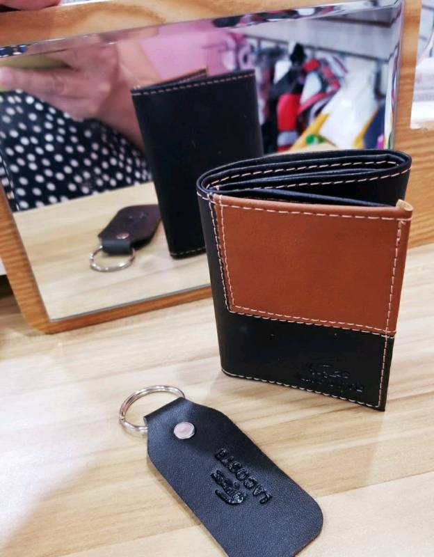 Billetera LACOSTE en Danli