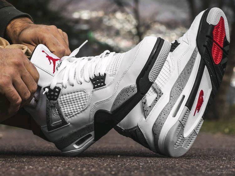 Jordan retro hotsell 4 blancos precio