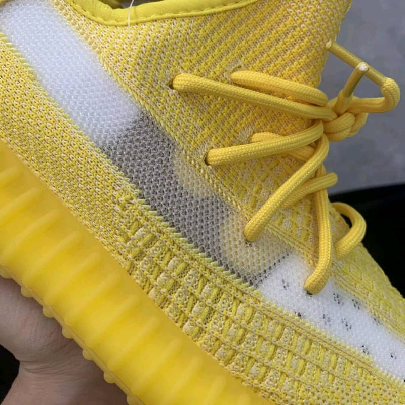 Adidas yeezy hotsell amarillas originales