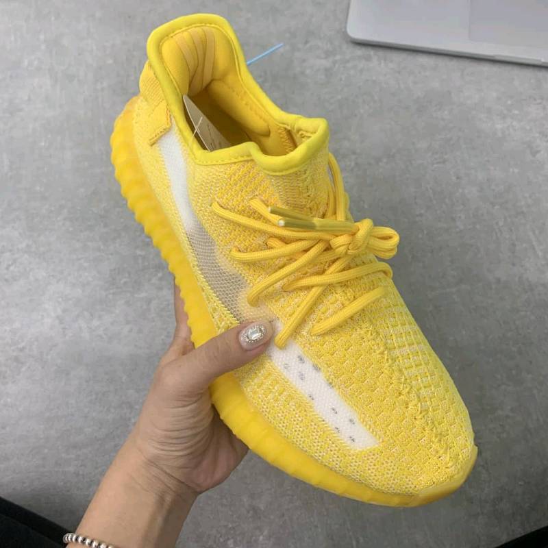 Yeezy amarillas on sale