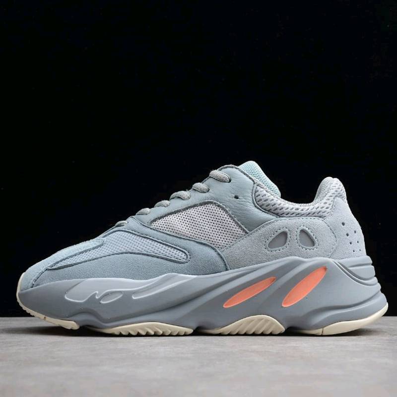 Adidas yeezy hotsell 700 originales