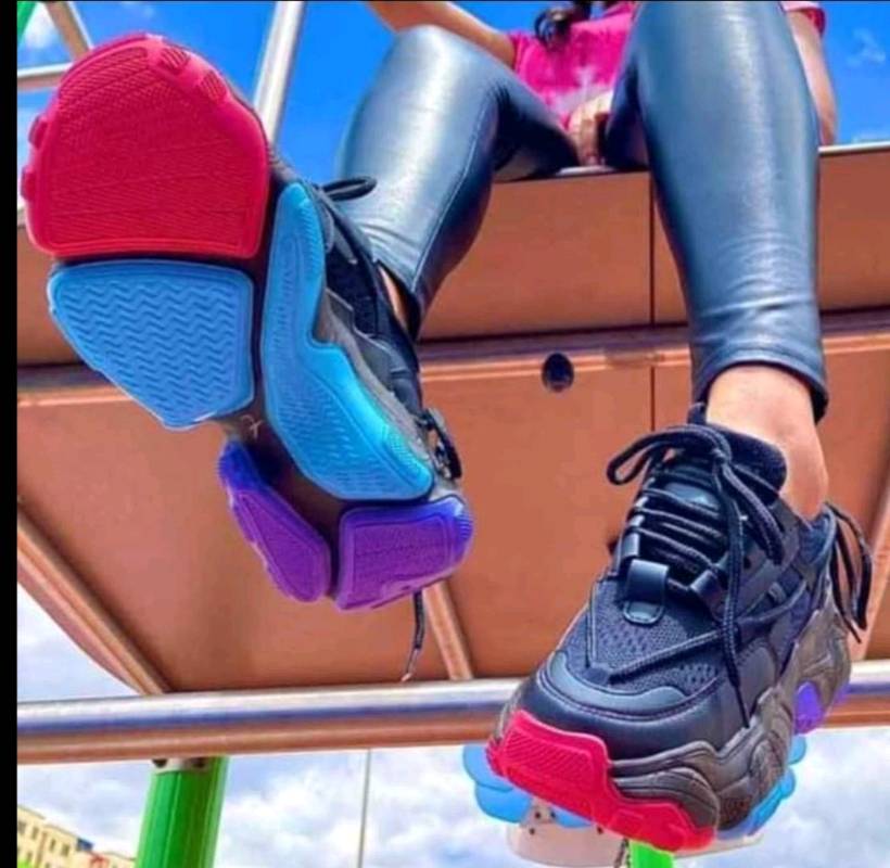 Tenis suela de colores