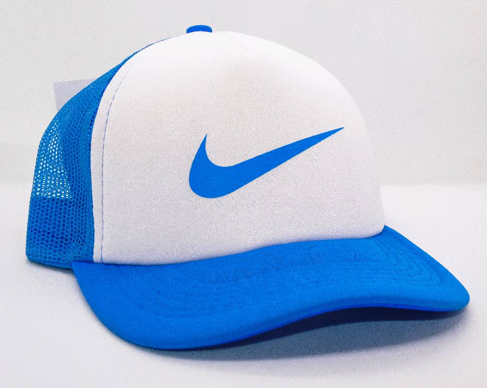 Gorra Trucker Nike en Pucallpa