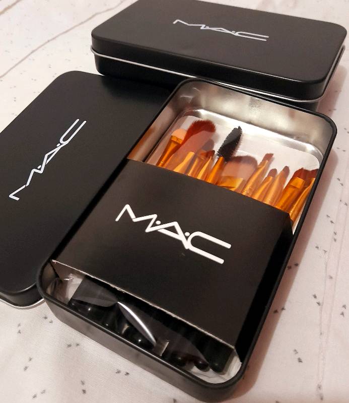 Set de brochas Mac x 12 en caja metalica