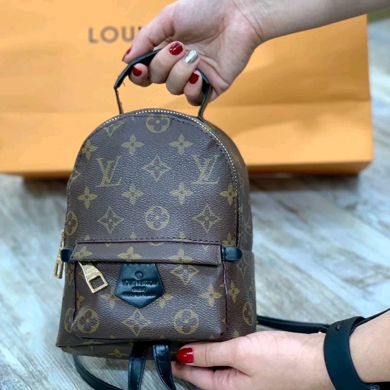 MINI MORRAL LOUIS VUITTON LETRAS en Bucaramanga